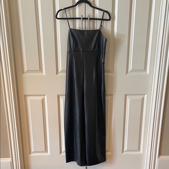 Banana Republic Vegan Leather Jumpsuit Black 10  NWT - Picture 2 of 9